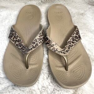 Leopard print croc thong sandals